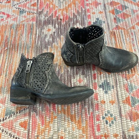 PRICE DROP!!! Black ankle boot with mesh detail - Picture 1 of 6